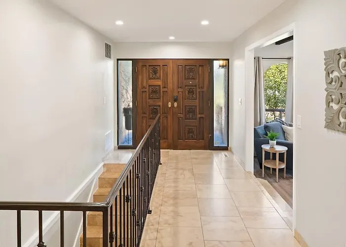 Desert Luxe Design Fun With Amazing Views For Family *